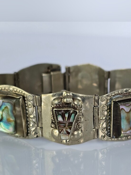 Taxco Jewelry - Vintage Hand Carved Abalone & Mother of Pearl Panel Bracelet!